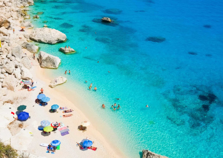Najkrajšie pláže Sardínie – veľký dovolenkový prehľad TOP 15!