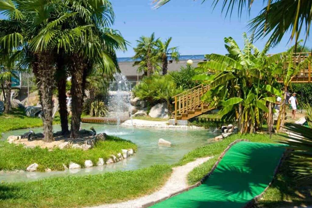 lido di jesolo čo vidieť minigolf