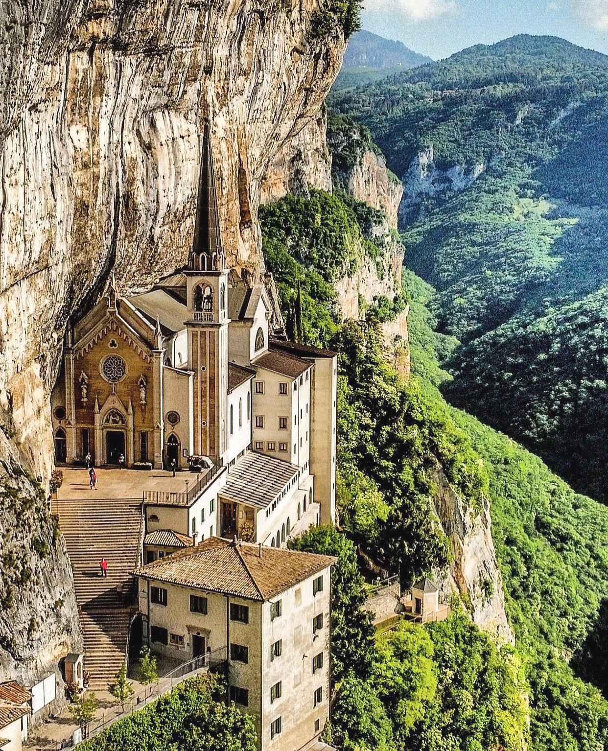 Lago di Garda čo vidieť Lago di Garda čo vidieť